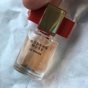 Estée Lauder Modern Muse